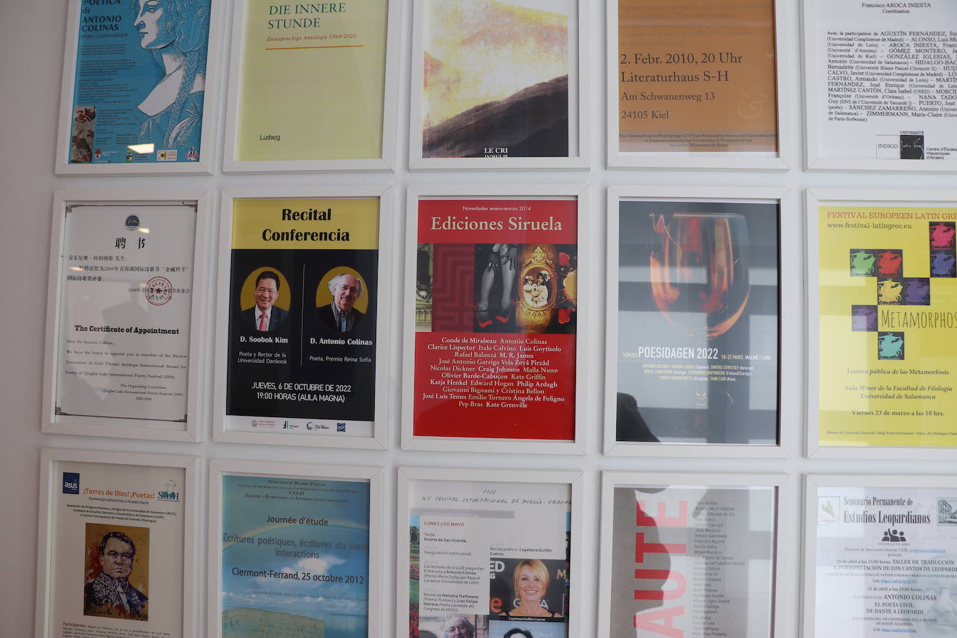 El presidente de la Junta participa en la apertura de la Casa de la Poesía-Fondo Cultural Antonio Colinas de La Bañeza