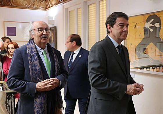 El presidente de la Junta, Alfonso Fernández Mañueco y el consejero de Cultura, Gonzalo Santonja, entre otras autoridades, participan en el acto de apertura de la Casa de la Poesía-Fondo Cultural Antonio Colinas de La Bañeza