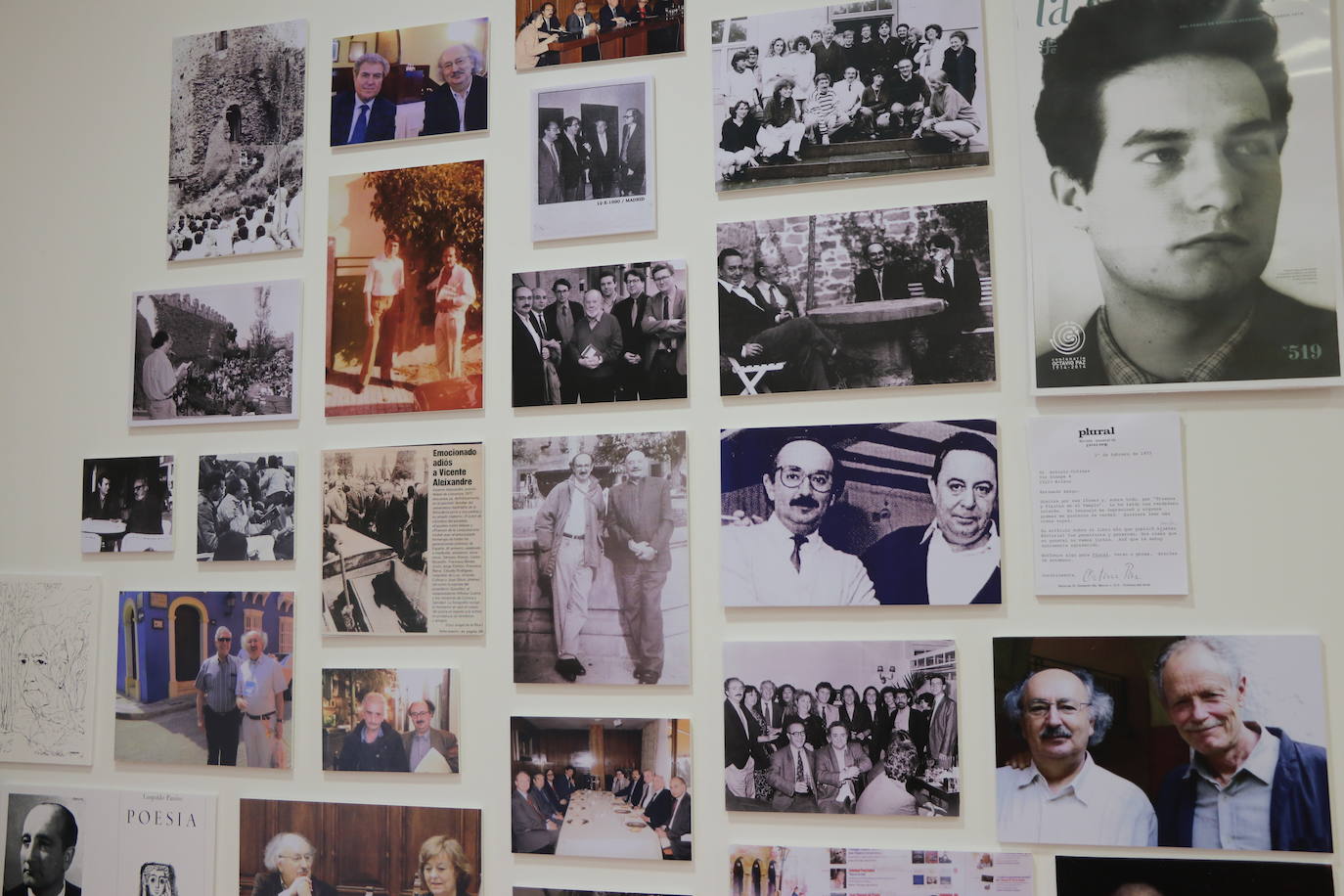 El presidente de la Junta participa en la apertura de la Casa de la Poesía-Fondo Cultural Antonio Colinas de La Bañeza