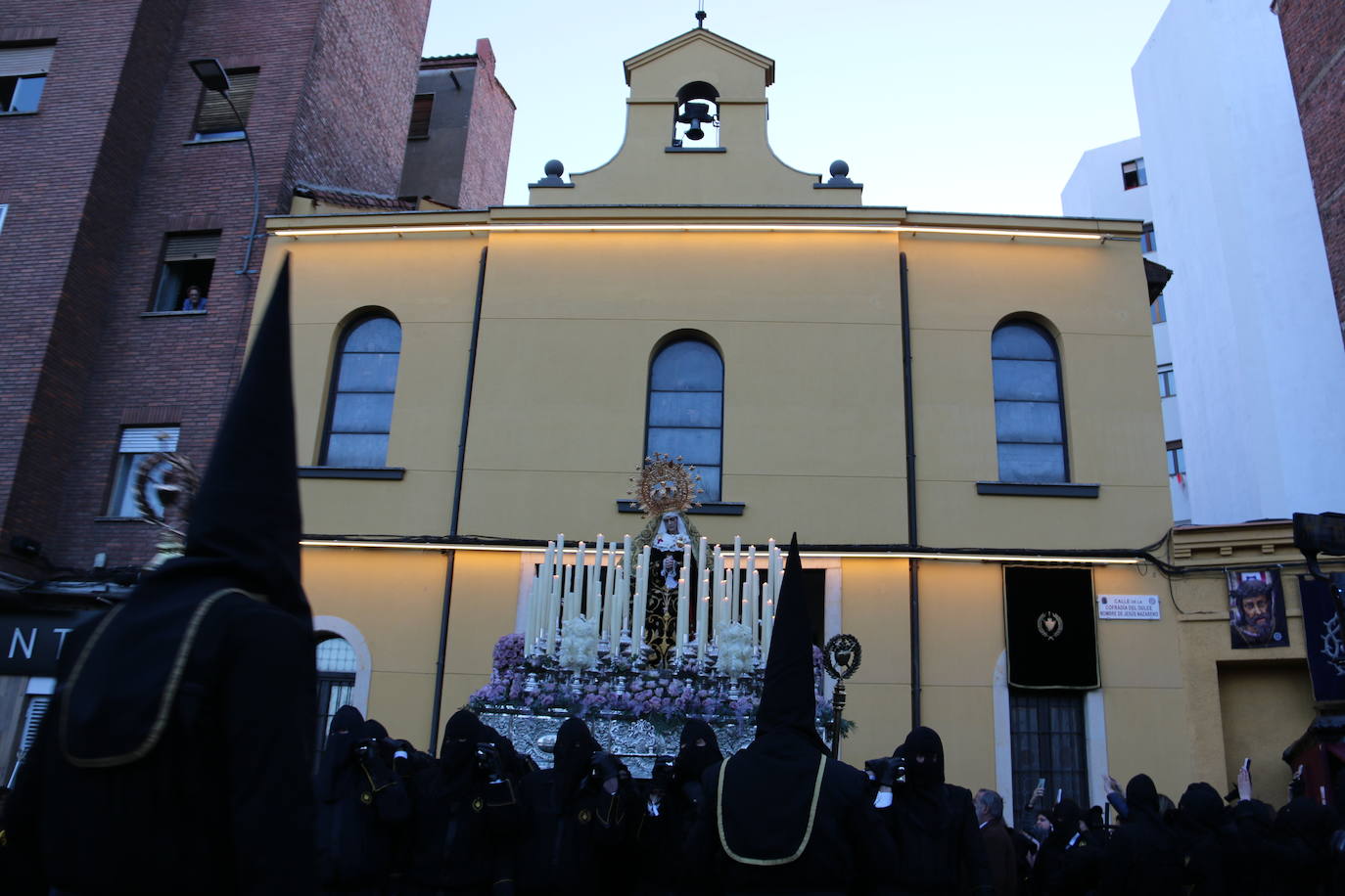 León, mira el dolor de la Madre