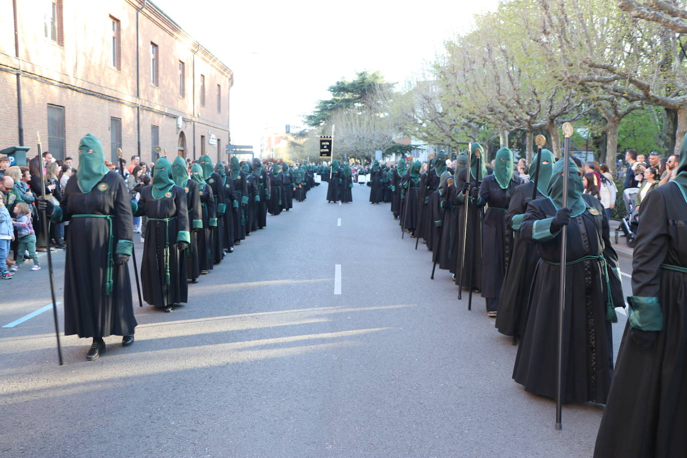 Procesión de María al Pie de la Cruz