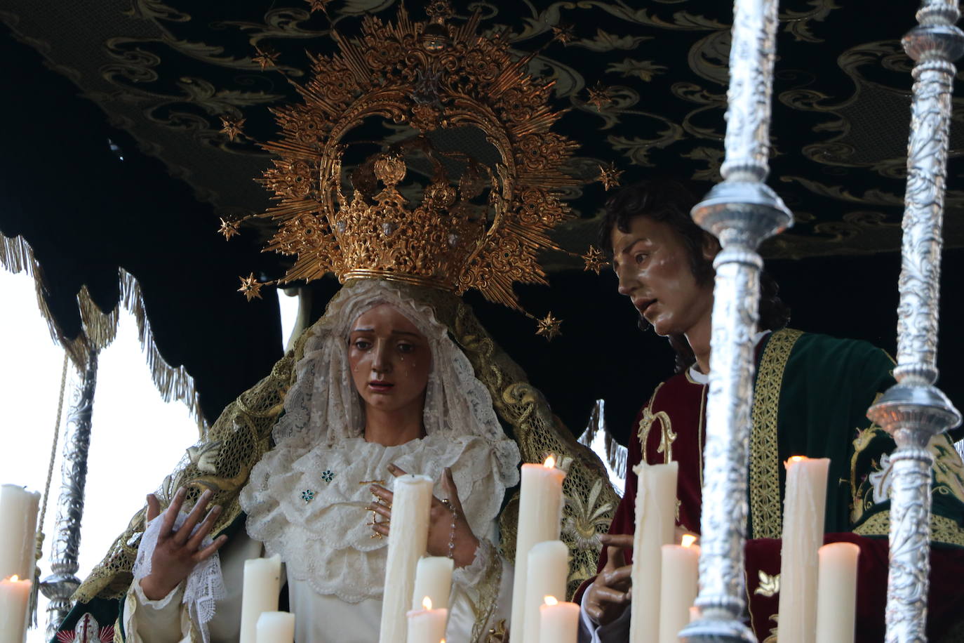 Procesión de María al Pie de la Cruz