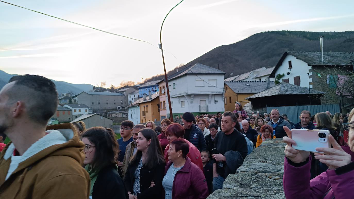 Procesión en Caboalles