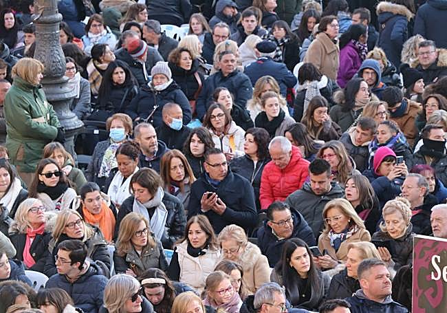 Miles de personas acuden al Encuentro.