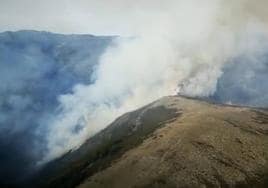 Imagen del fuego de La Cabrera de estos días.