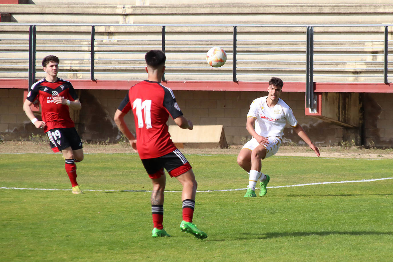 Júpiter-Mirandés B en el Área Deportiva de Puente Castro