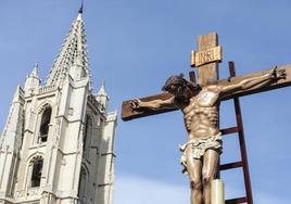 Procesión y Acto del Desenclavo de la Cofradía del Santo Cristo del Desenclavo de León