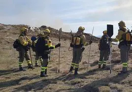 Medios terrestres y aéreos trabajaron en la extinción de las llamas.