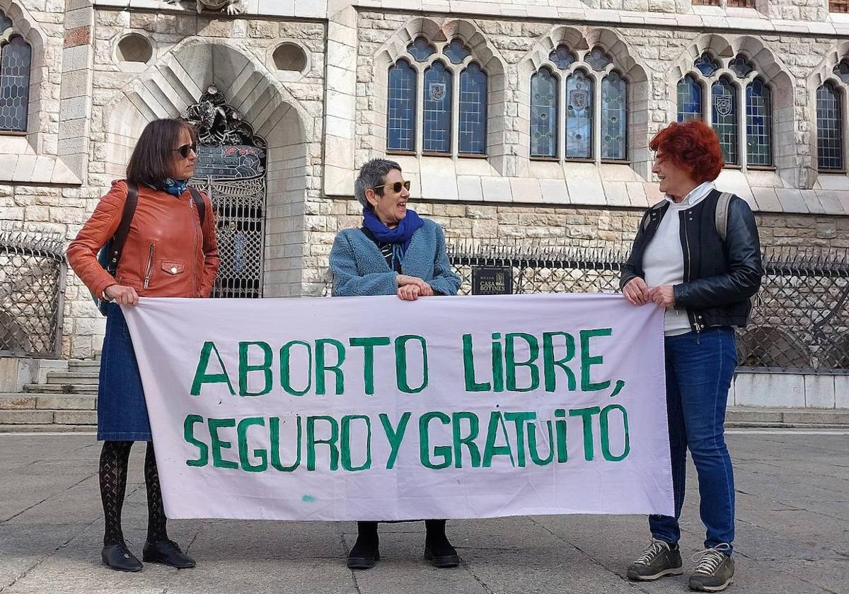 El 60% de las mujeres que abortan en León lo hace en clínicas privadas por la ausencia de servicio público