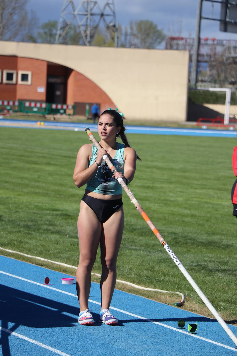 Inauguración en competición oficial de las nuevas pistas de Atletismo de la ULE