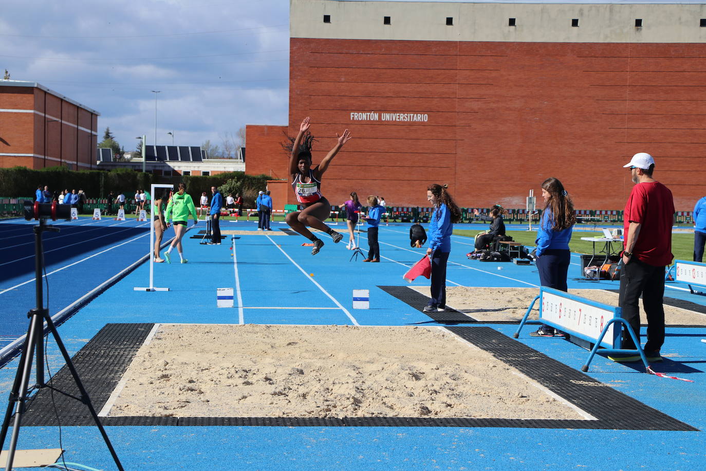 Inauguración en competición oficial de las nuevas pistas de Atletismo de la ULE