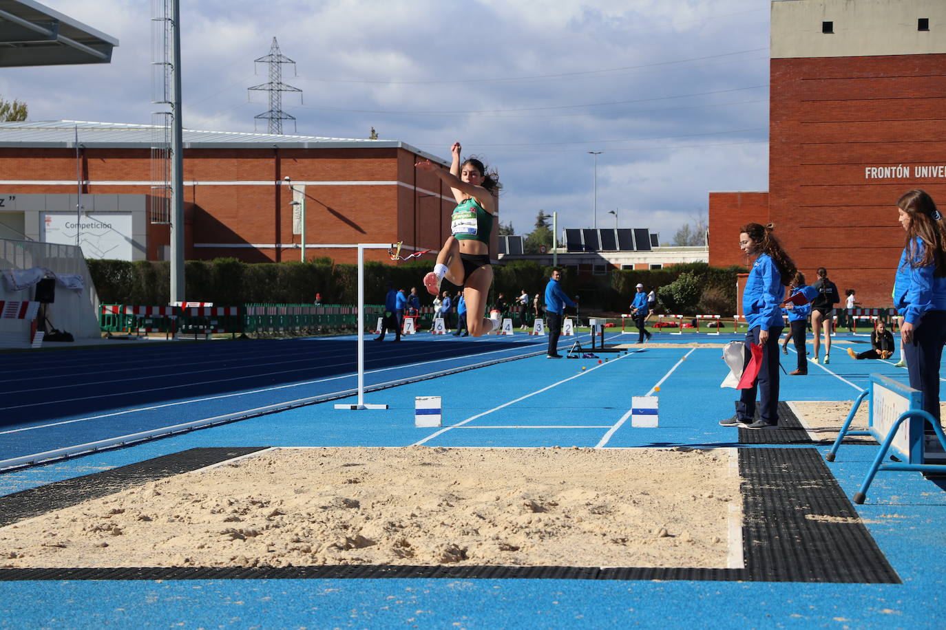 Inauguración en competición oficial de las nuevas pistas de Atletismo de la ULE