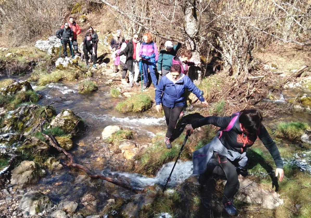 Desde los Ayuntamientos de Villamañán y de Valencia de Don Juan se pretende fomentar el ejercicio físico de la población al tiempo que conocen la provincia.