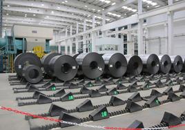 Imagen de las bobinas de acero en la fábrica de Coated León.