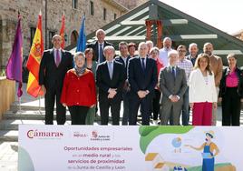 Participantes en la jornada Oportunidades empresariales en el medio rural y los servicios de proximidad de la Junta de Castilla y León celebrada en la Cámara de Comercio de Astorga.