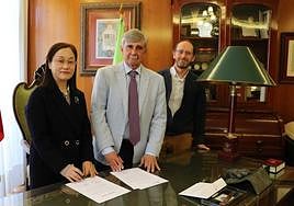 La Ule y la unviersidad de Xiangtan renuevan su convenio de colaboración.