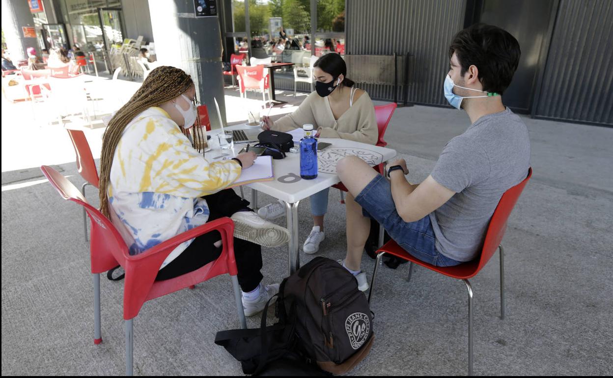 Empeoró mucho el porcentaje de jóvenes que se encontraba en una situación económica vulnerable o de pobreza