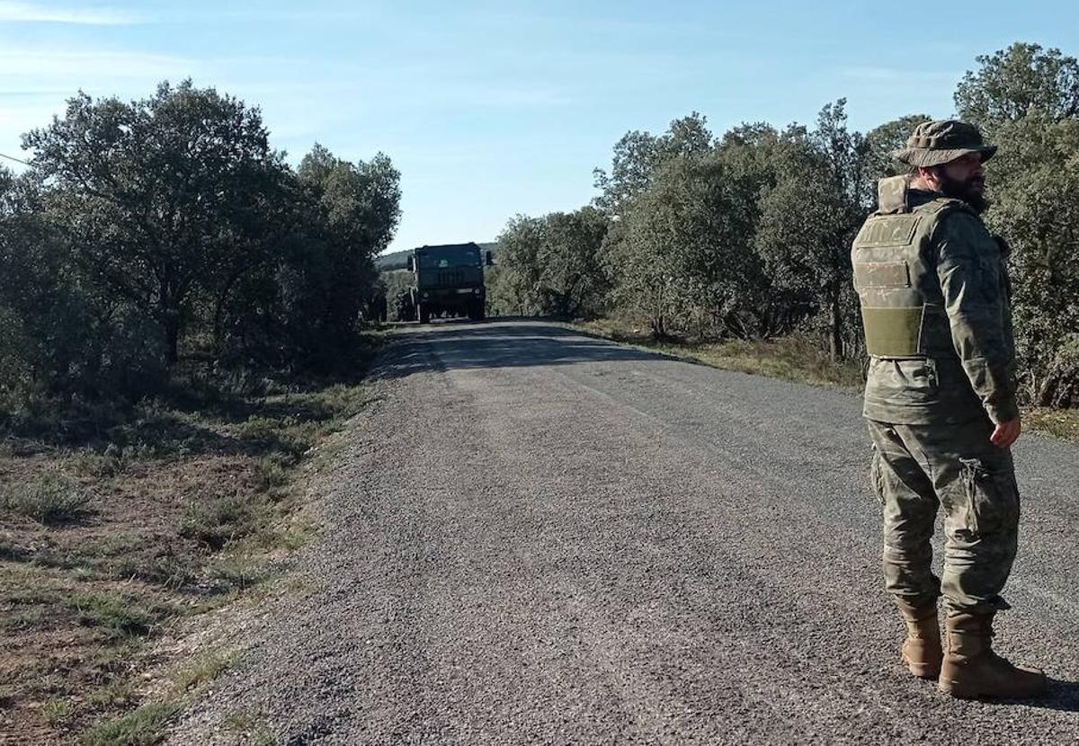 La AsociaciónTeleno Libre denuncia el corte de una carretera por el accidente de un camión.