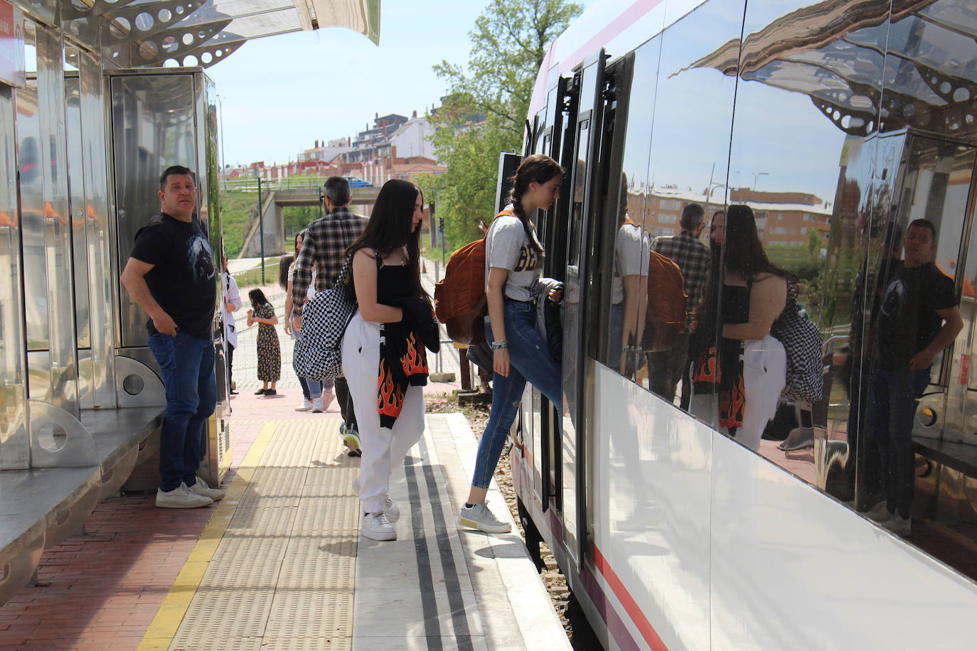 Los ríos Torio y Porma inspiran a 44 literatos de bachiller