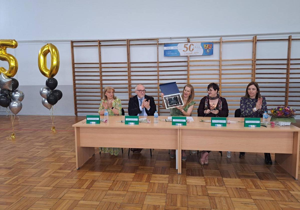 El Centro de Educación Infantil y Primaria Trepalio, ubicado en Trobajo del Camino ha celebrado sus cincuenta años de vida