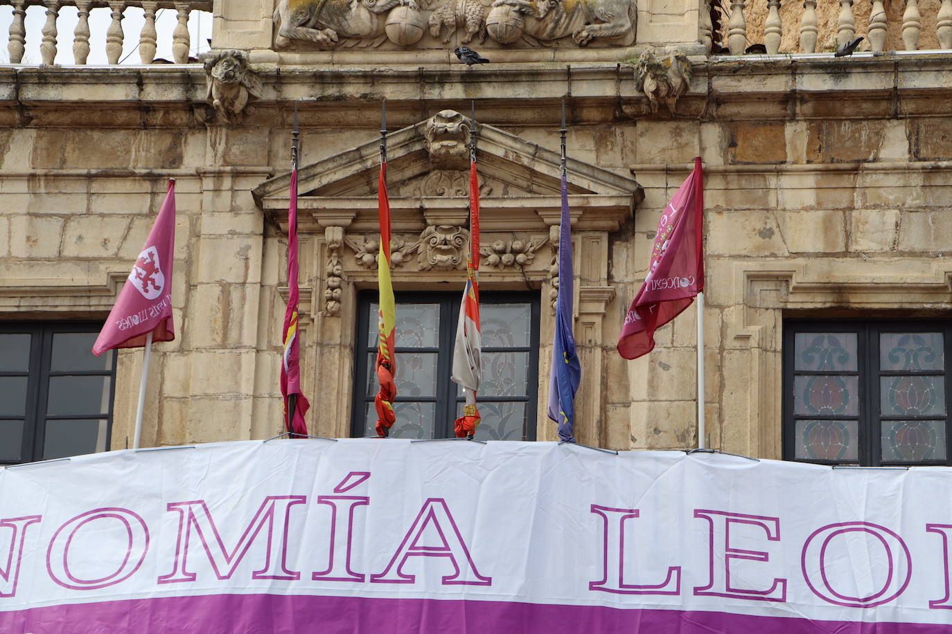 Una pancarta enorme de Lexit en la Plaza Mayor