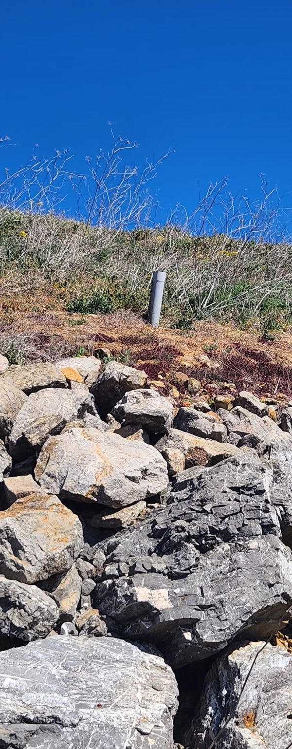 Toneladas de vídrio ilegal en Santovenia de la Valdoncina