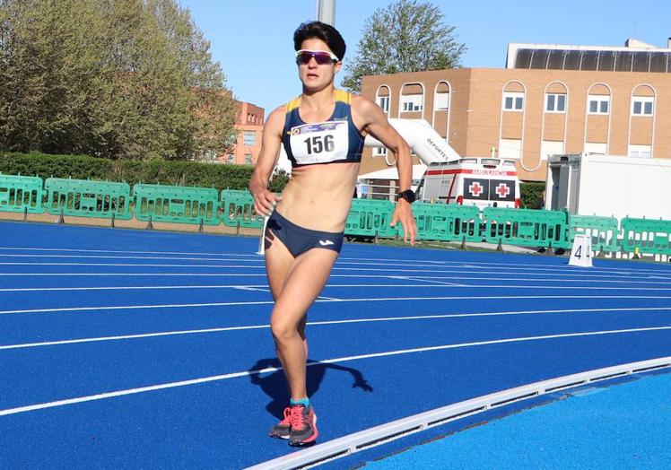 La granadina María Pérez fue la primera campeona de la cita, venciendo con autoridad el 5.000 metros marcha.