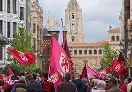 Manifestación de Conceyu este domingo por las calles de León.