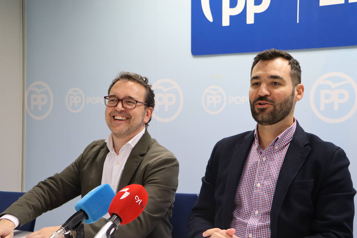 Los procuradores leoneses del PP hacen un balance del primer año de Gobierno de la Junta