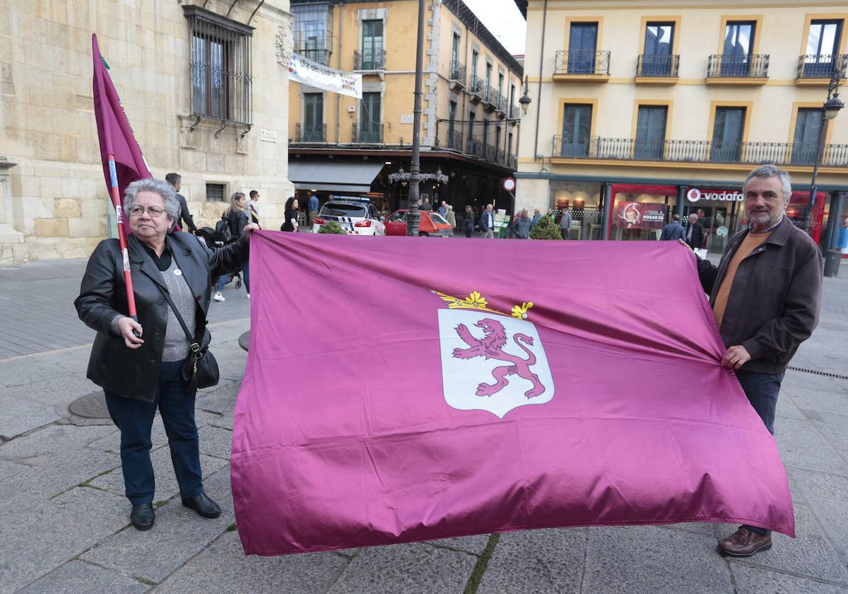 Homenaje a los Héroes Leoneses