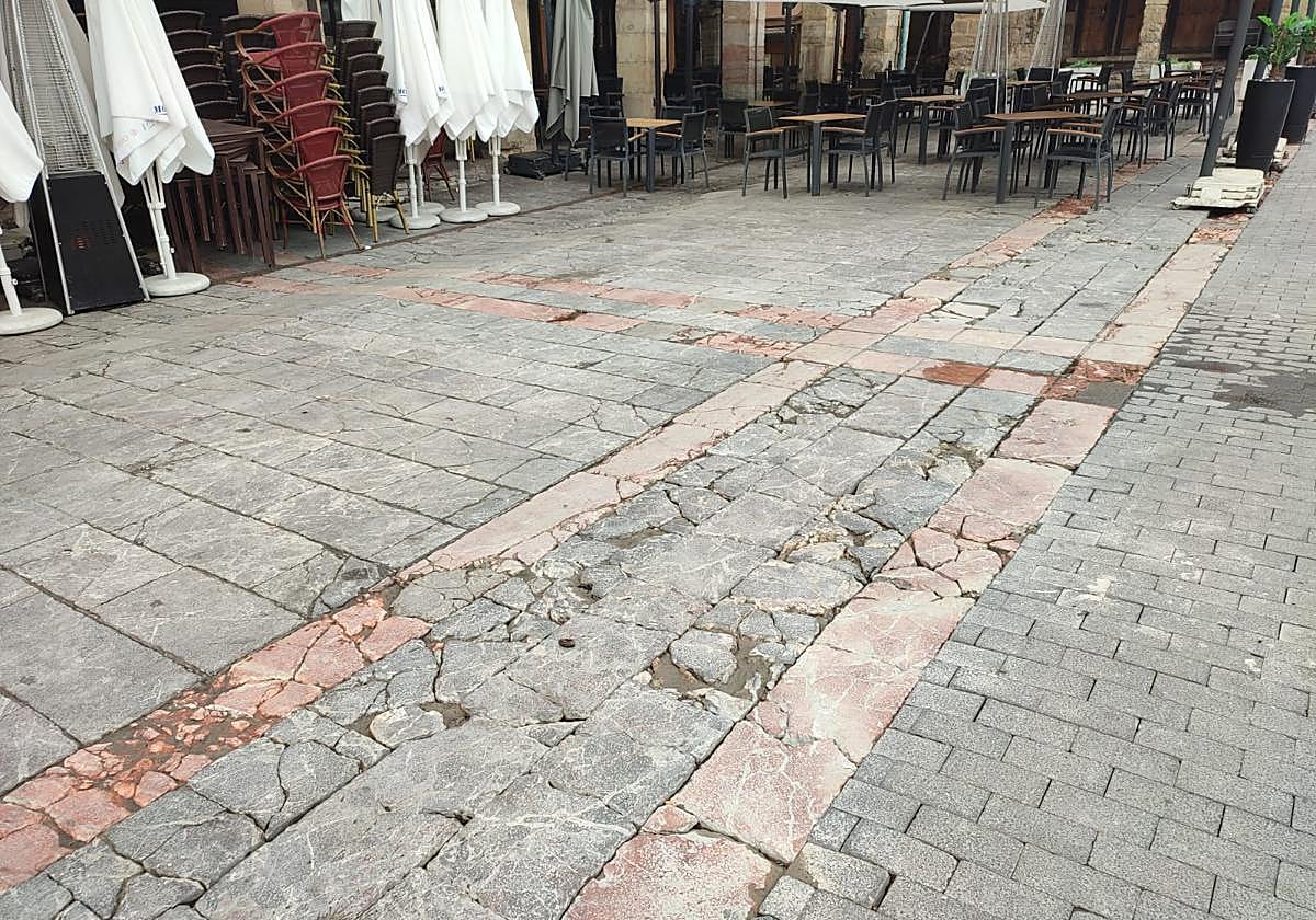 CS aporta soluciones para las grietas de la Plaza Mayor