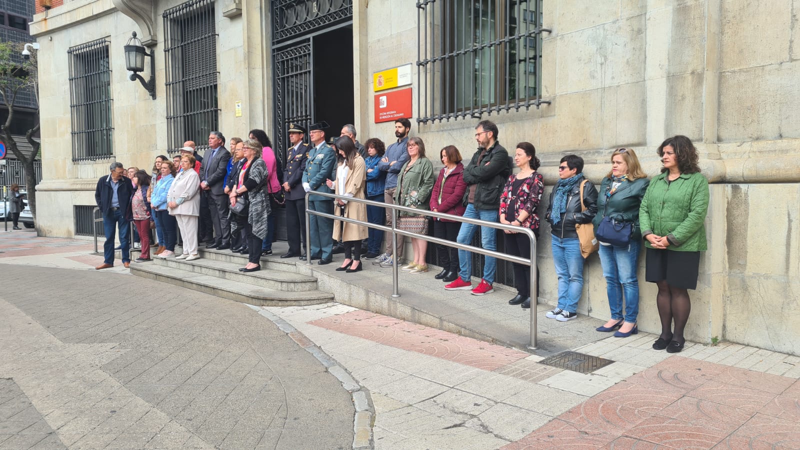 Minuto de silencio por un asesinato machista