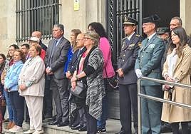 Minuto de silencio en la Subdelegación del Gobierno.