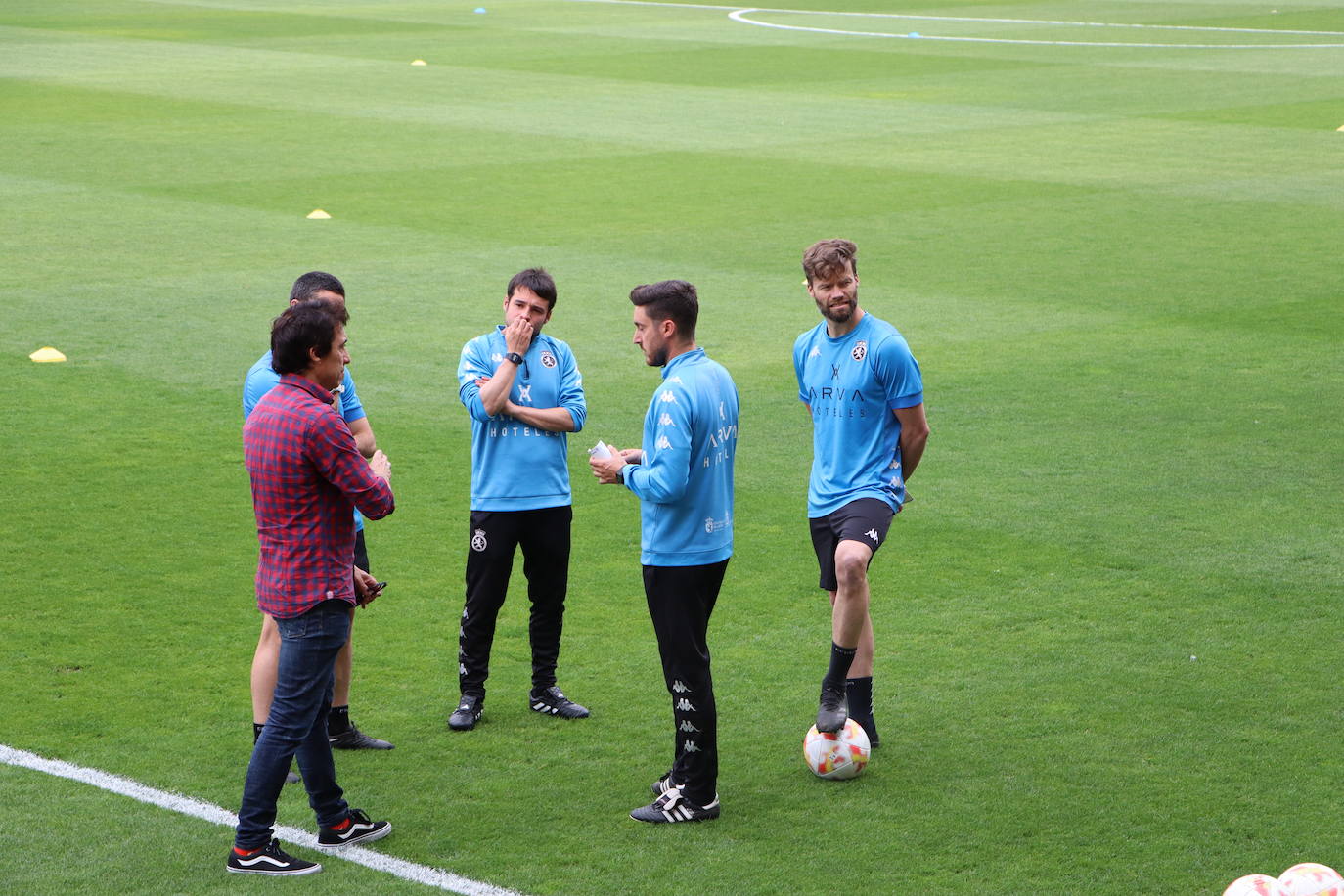 Israel Martínez dirige el entrenamiento de la Cultural