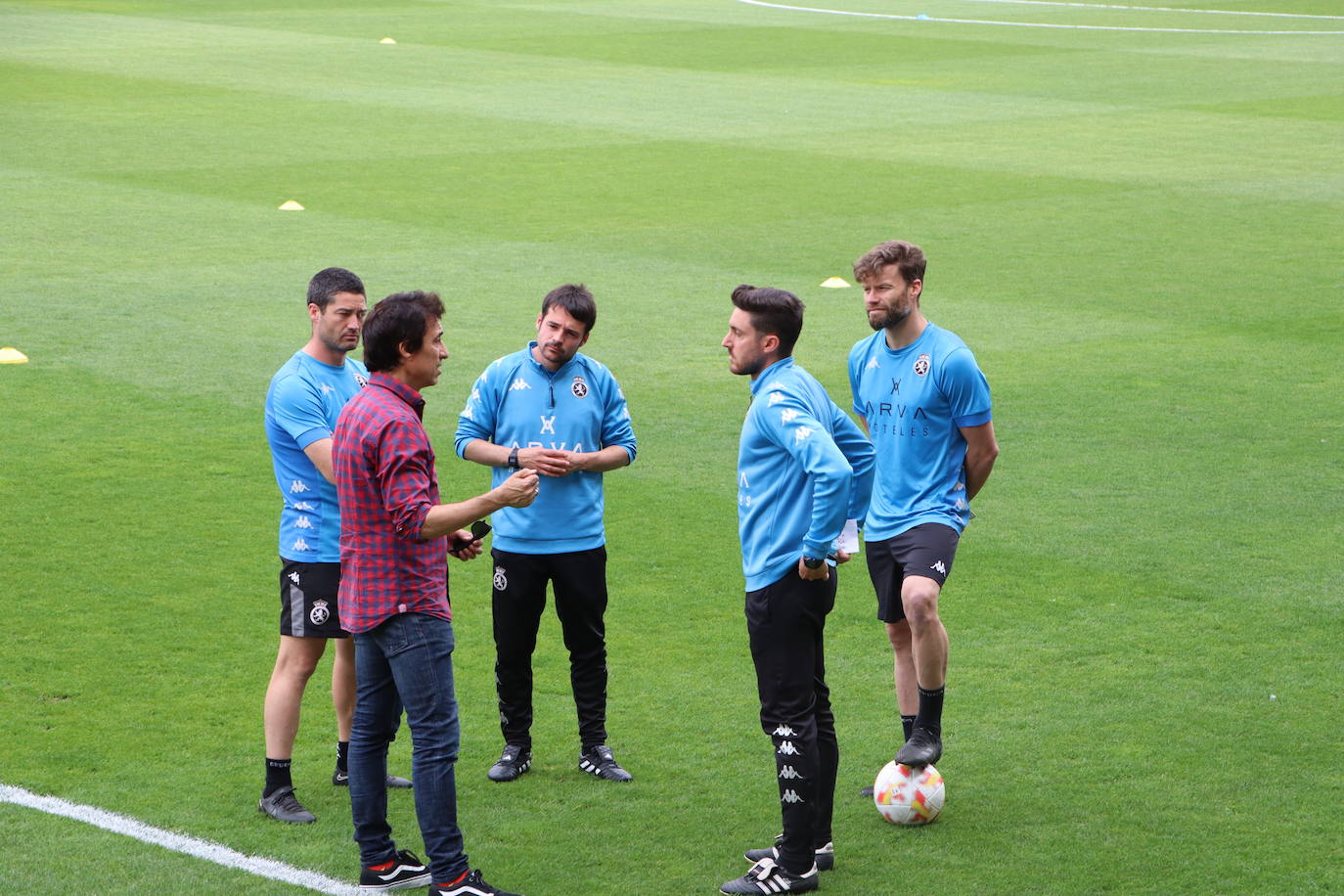 Israel Martínez dirige el entrenamiento de la Cultural