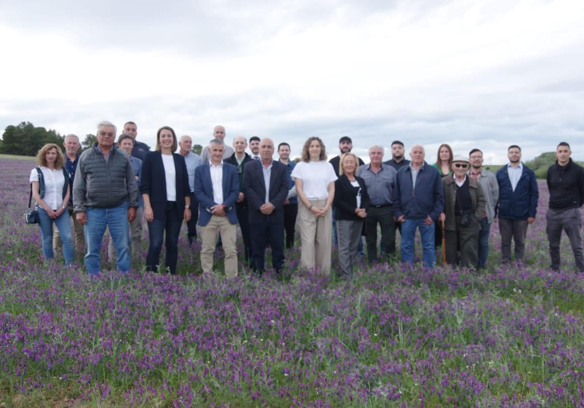 Equipo con el que acude UPL a las municipales de Valdefresno.