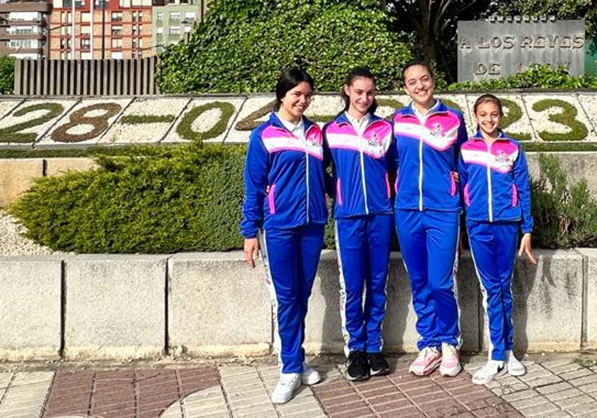 Las gimnastas del Club Ritmo, tres de ellas de León.