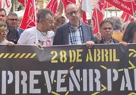 León registra más de 3.800 accidentes laborales en el último año, cinco mortales. UGT y CCOO protagonizan una protesta frente a Fele para exigir mayor inversión en seguridad.