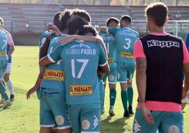 Jugadores del Atlético Astorga celebra un gol en una imagen de archivo.