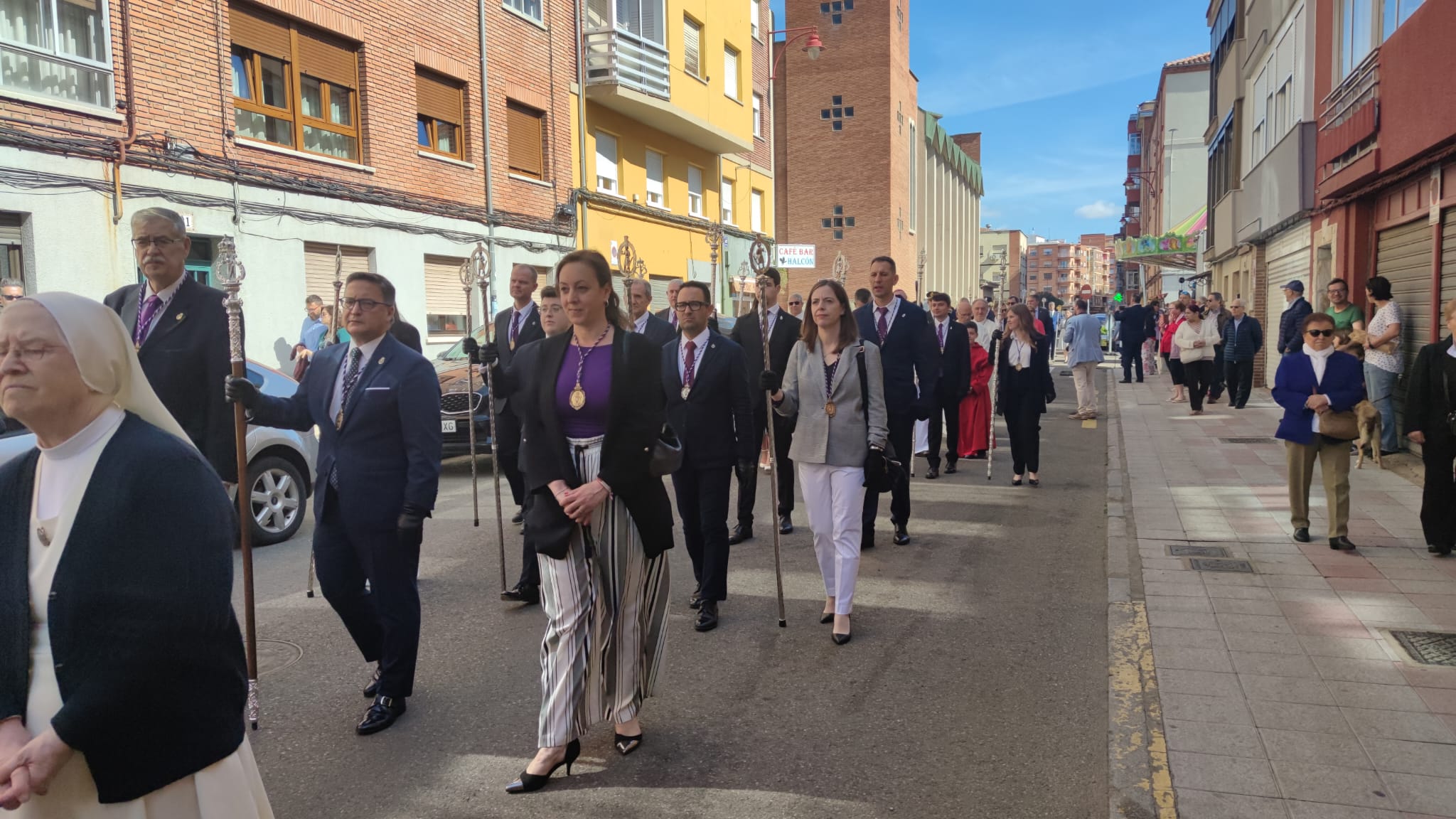 Procesión por las calles de León