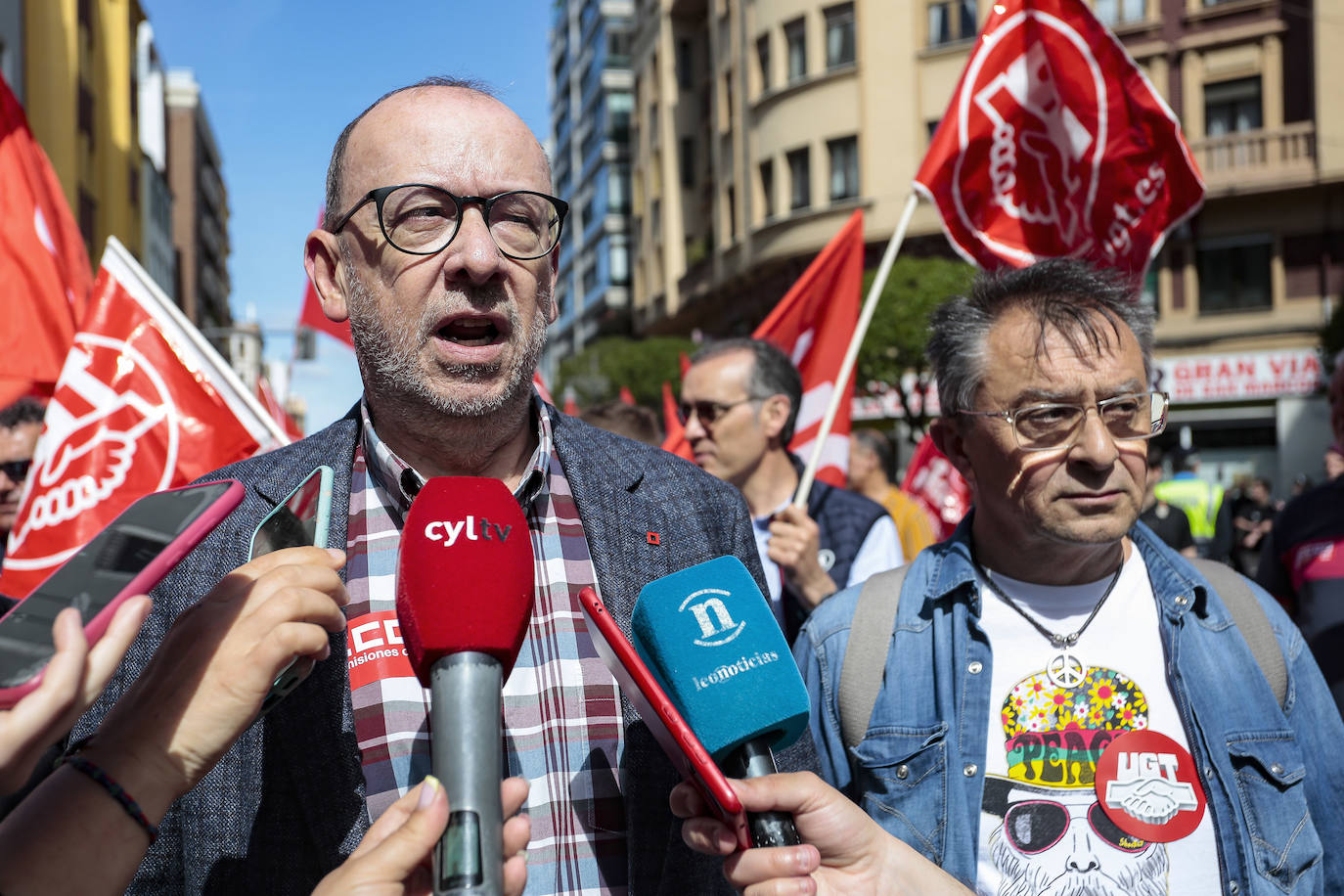 Manifestación en León convocada por UGT y CCOO con motivo del Primero de Mayo