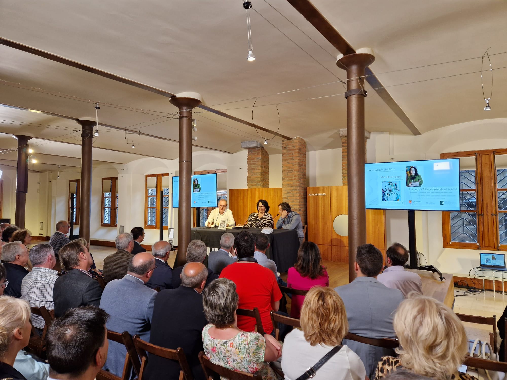 Teresa Mata presenta en Botines &#039;Más alla del papel&#039;