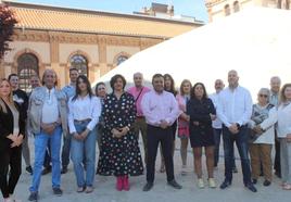 Foto de familia de la candidatura presentada por Vox para el Ayuntamiento de San Andrés del Rabanedo.