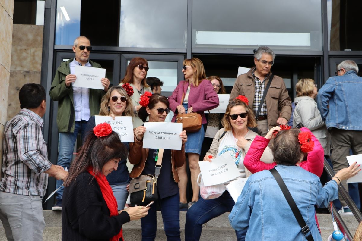 Los funcionarios de Justicia cortan Sáenz de Miera y amenazan con ir a la huelga indefinida