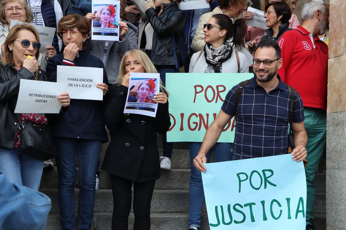 Los funcionarios de Justicia cortan Sáenz de Miera y amenazan con ir a la huelga indefinida