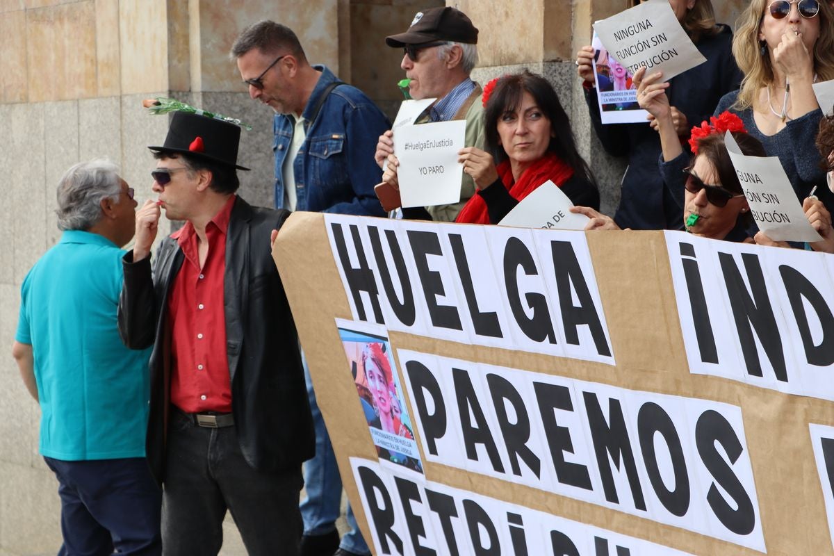 Los funcionarios de Justicia cortan Sáenz de Miera y amenazan con ir a la huelga indefinida