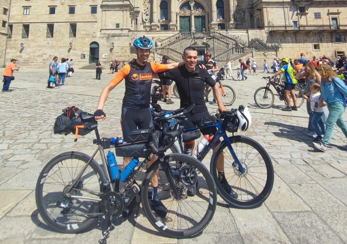 O passeio de bicicleta mais favorável da Espanha de dois Astorganos