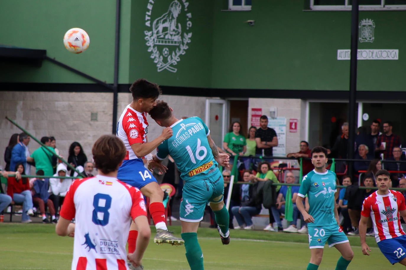 El Atlético Astorga sigue adelante en el playoff