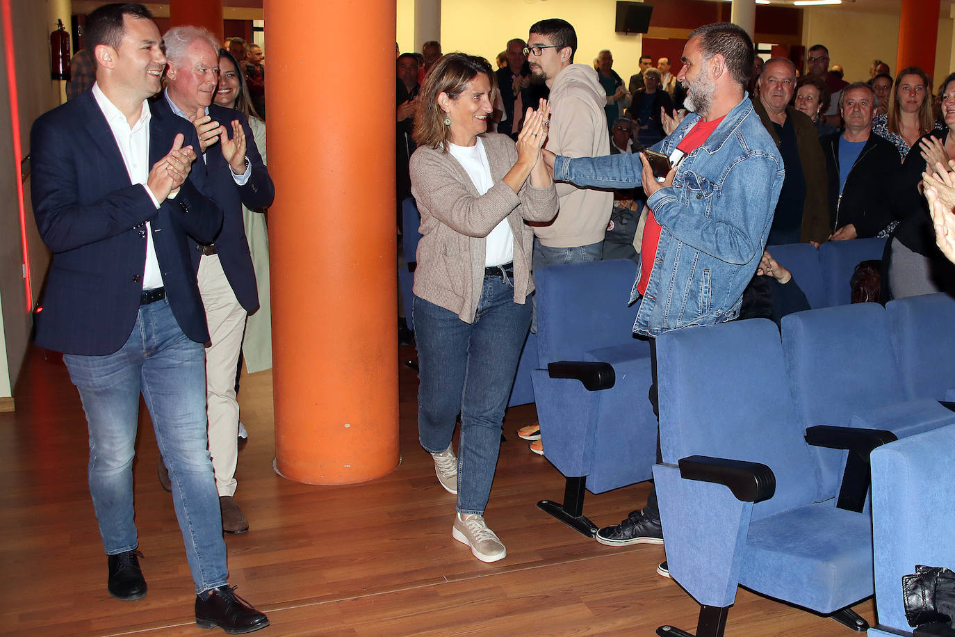 Teresa Ribera asiste a la presentación de la candidatura del PSOE en Fabero