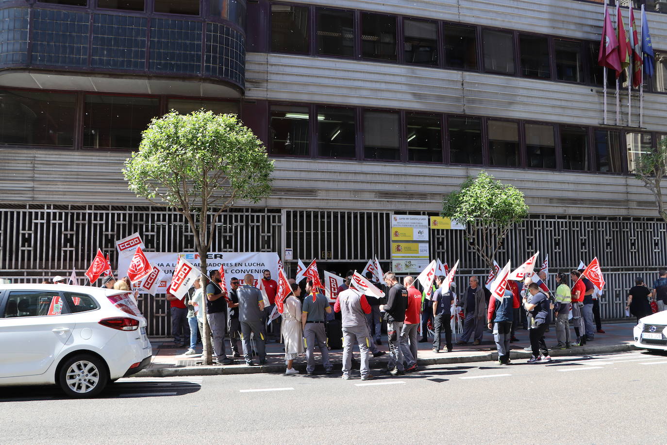 Siguen las protestas de Zener